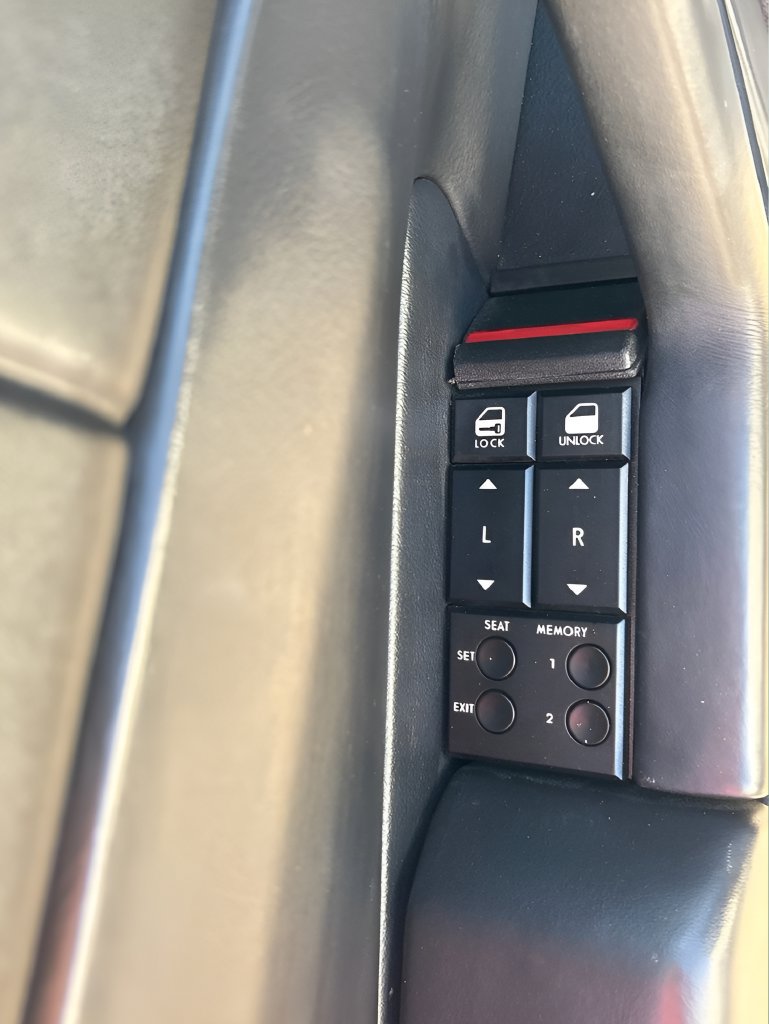 Used 1992 Cadillac Allante FWD image 14