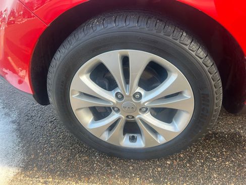 Used 2016 Kia Soul + w/ Audio Package image 7