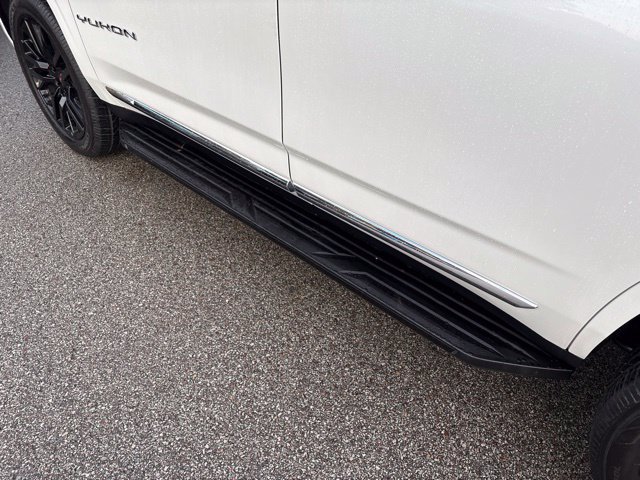 Used 2023 GMC Yukon SLT AWD/4WD image 14