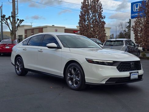 Certified 2023 Honda Accord EX image 12