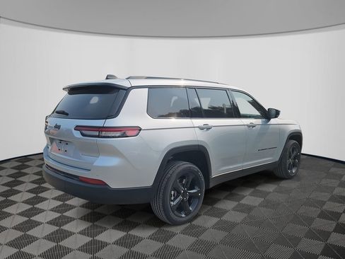 New 2025 Jeep Grand Cherokee L Altitude image 3