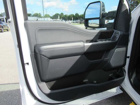 New 2026 Ford F350 Lariat w/ FX4 Off-Road Package image 21