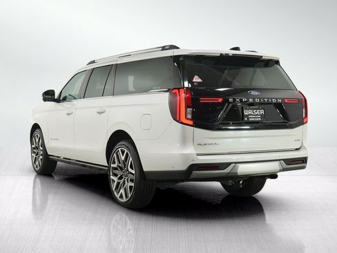 Used 2025 Ford Expedition Max Platinum w/ Platinum Ultimate Package AWD/4WD image 3