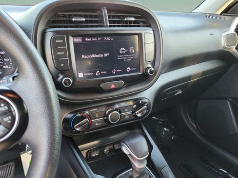 Used 2022 Kia Soul LX w/ Technology Package FWD image 25
