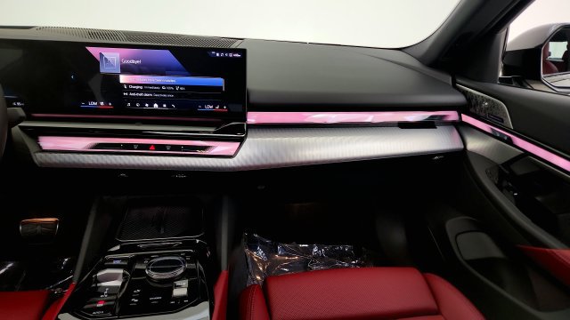 Used 2027 BMW i5 eDrive40 w/ M Sport Package RWD image 58
