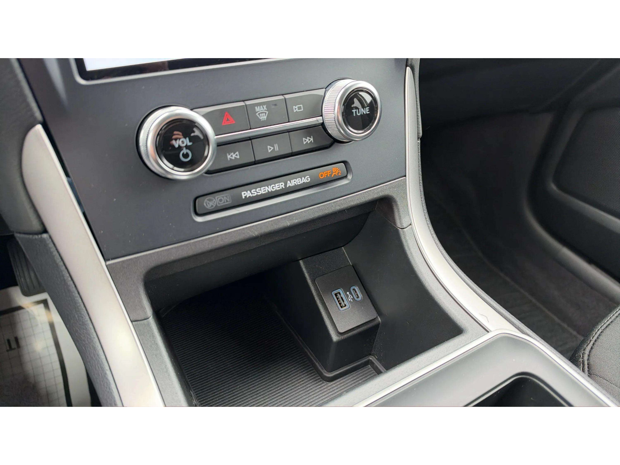 Used 2023 Ford Edge SE w/ Black Appearance Package AWD/4WD image 18