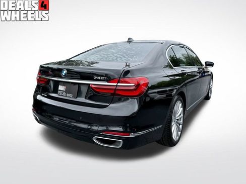 Used 2018 BMW 740i RWD image 9