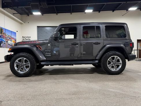 Used 2020 Jeep Wrangler Unlimited Sahara w/ Uconnect 4C Nav & Sound Group AWD/4WD image 8