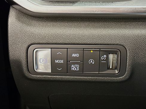 Used 2025 GMC Terrain Elevation image 17