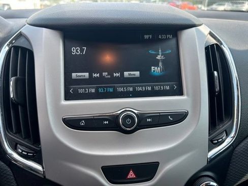 Used 2018 Chevrolet Cruze LS FWD image 9