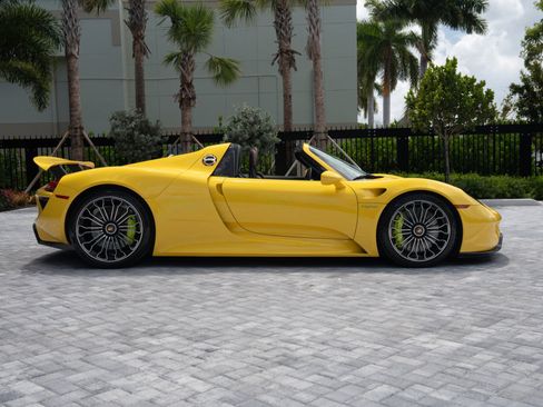 Used 2015 Porsche 918 Spyder AWD/4WD image 5