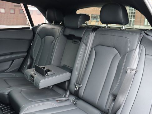 Used 2025 Audi Q8 Prestige w/ Prestige Package image 16