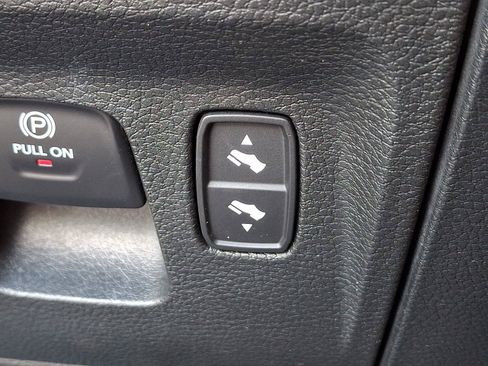 Used 2023 RAM 1500 Big Horn AWD/4WD image 23