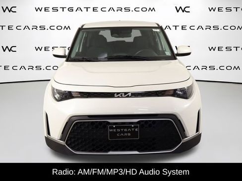 Used 2023 Kia Soul LX FWD image 2