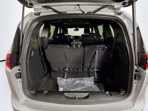 New 2026 Chrysler Pacifica Select image 19