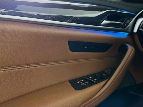 Used 2022 BMW 530e xDrive w/ Premium Package image 18