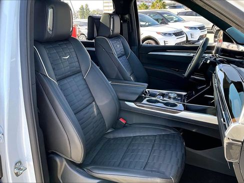 New 2026 Cadillac Escalade Platinum Sport AWD/4WD image 19
