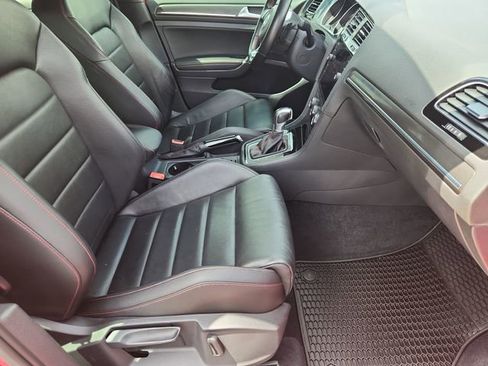 Used 2018 Volkswagen GTI SE w/ SE Leather Package image 27