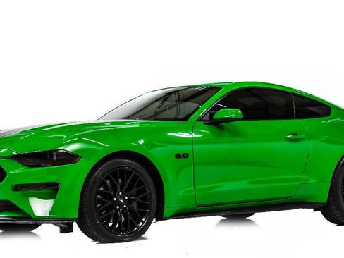 Used 2019 Ford Mustang GT image 2