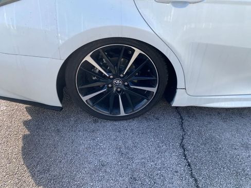 Used 2020 Toyota Camry XSE image 6