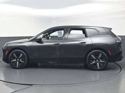 Used 2024 BMW iX xDrive50 w/ Premium Package AWD/4WD image 8