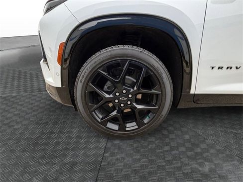 Used 2024 Chevrolet Traverse RS image 13