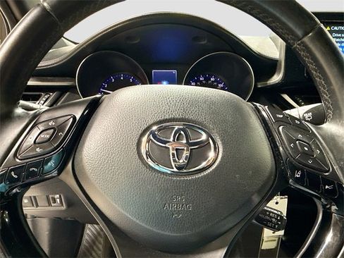 Used 2018 Toyota C-HR XLE image 13