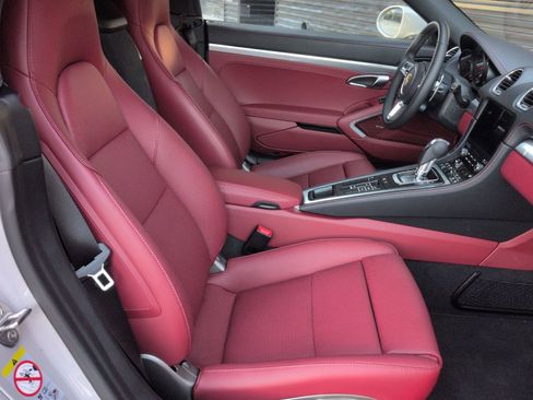 Certified 2025 Porsche 718 Boxster image 23