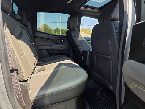 Used 2023 Chevrolet Colorado ZR2 w/ ZR2 Convenience Package III image 13