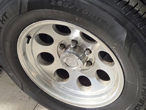 Used 2002 Cadillac Escalade Base AWD image 18