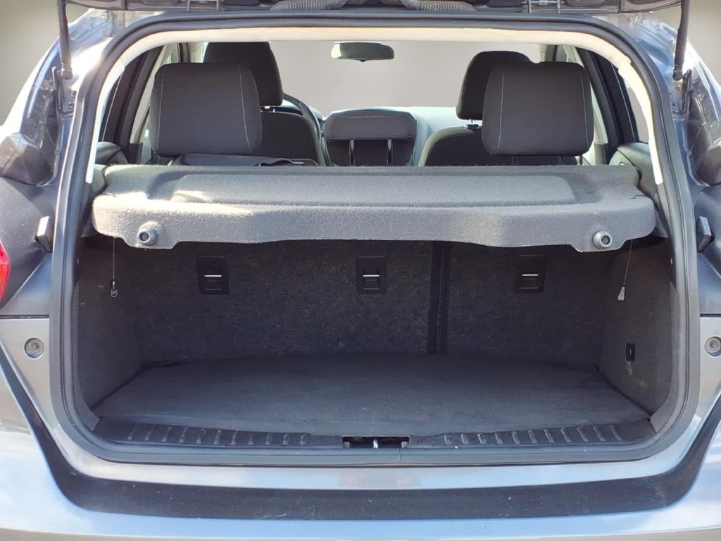 Used 2015 Ford Focus SE w/ SE Sport Package FWD image 8