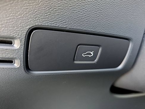 New 2026 Volvo XC40 B4 Plus w/ Protection Package Premier FWD image 35