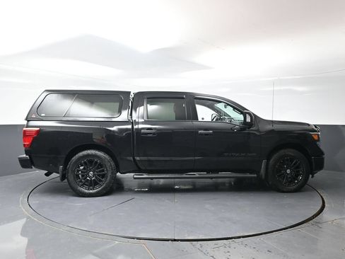 Used 2018 Nissan Titan XD AWD/4WD image 2