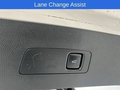 Used 2022 Lincoln Corsair Reserve image 16