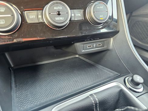 Used 2022 Volkswagen Jetta SE FWD image 27