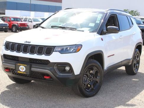 Used 2024 Jeep Compass Trailhawk image 10