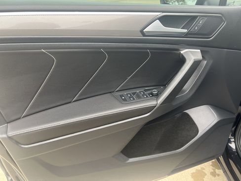 Certified 2023 Volkswagen Tiguan SE R-Line image 13