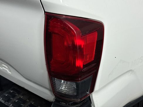 Used 2022 Toyota Tacoma SR image 29