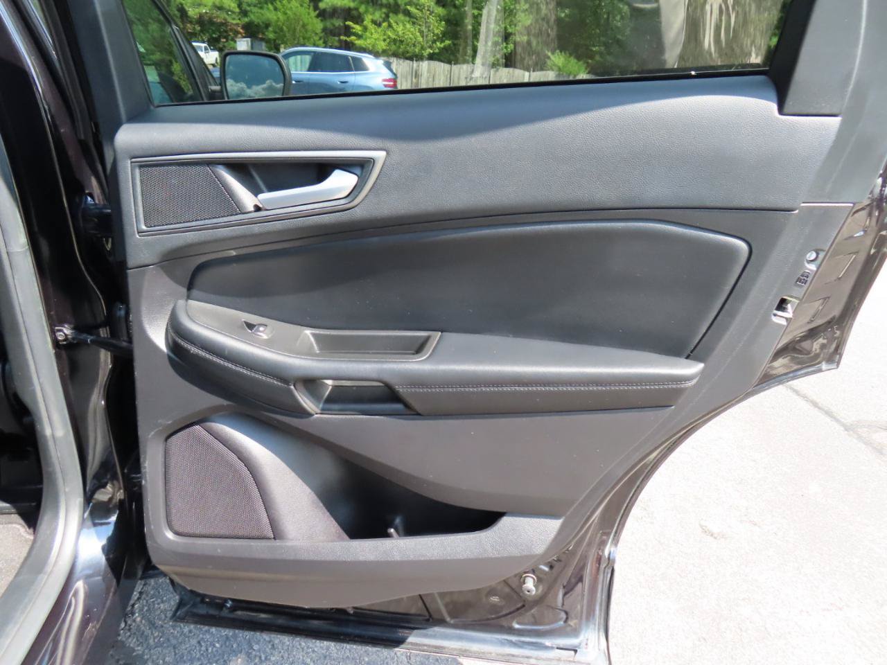 Used 2021 Ford Edge SE FWD image 21