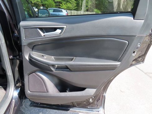 Used 2021 Ford Edge SE FWD image 21