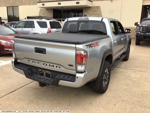 Used 2022 Toyota Tacoma TRD Off-Road w/ Technology Package AWD/4WD image 5