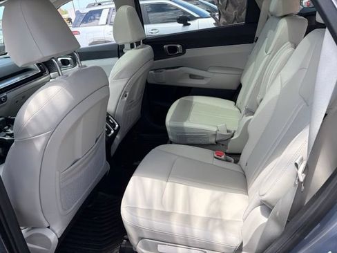 Used 2025 Kia Sorento EX w/ Panoramic Sunroof Package AWD/4WD image 19