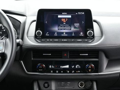 Used 2024 Nissan Rogue SV AWD/4WD image 11