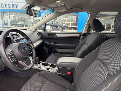 Used 2019 Subaru Outback 2.5i Premium image 8