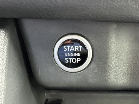 Used 2023 Nissan Rogue SV w/ SV Premium Package image 18