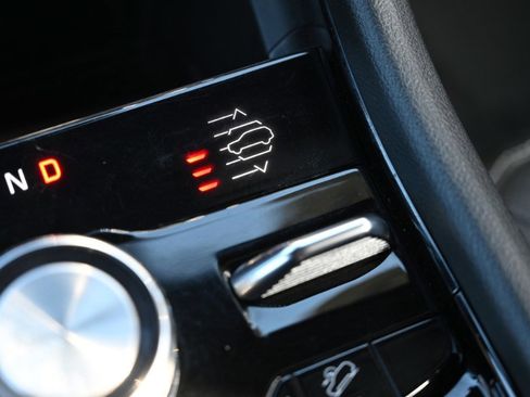 Used 2023 Jeep Grand Cherokee Overland AWD/4WD image 43