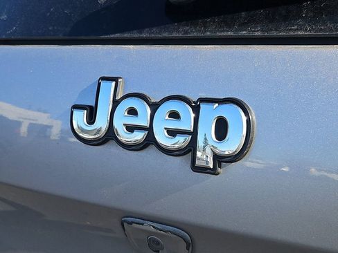 Used 2018 Jeep Cherokee Latitude image 25