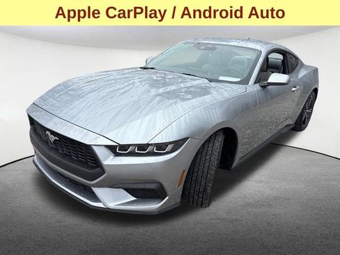 Used 2025 Ford Mustang Coupe RWD image 4