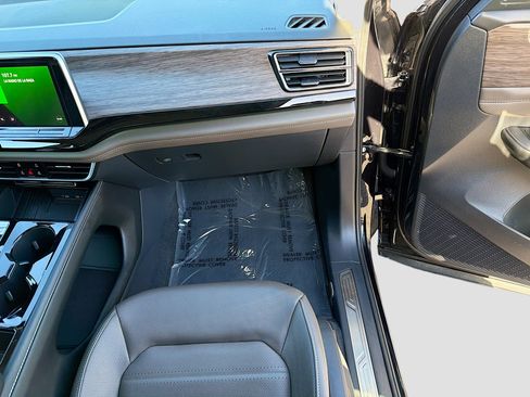 Used 2025 Volkswagen Atlas SEL image 17