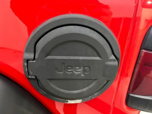 Used 2018 Jeep Wrangler Unlimited Sport S image 40